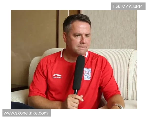 一起参与直播猜谜活动找出足球明星的真实身份吧