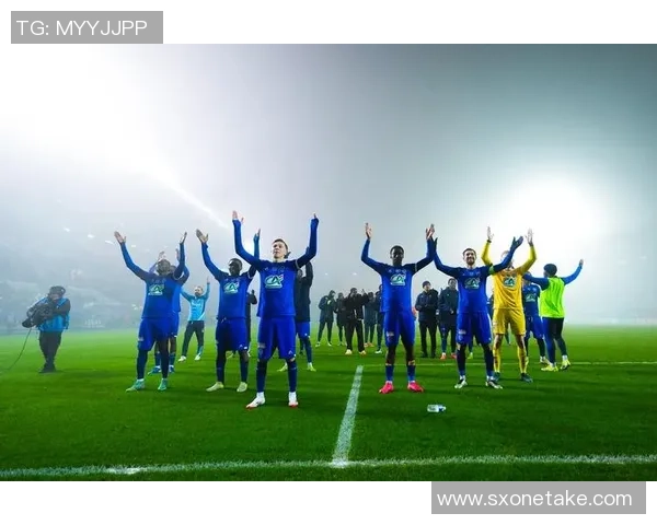 足球比赛场的魅力与激情探秘以及对球迷文化的深刻影响分析